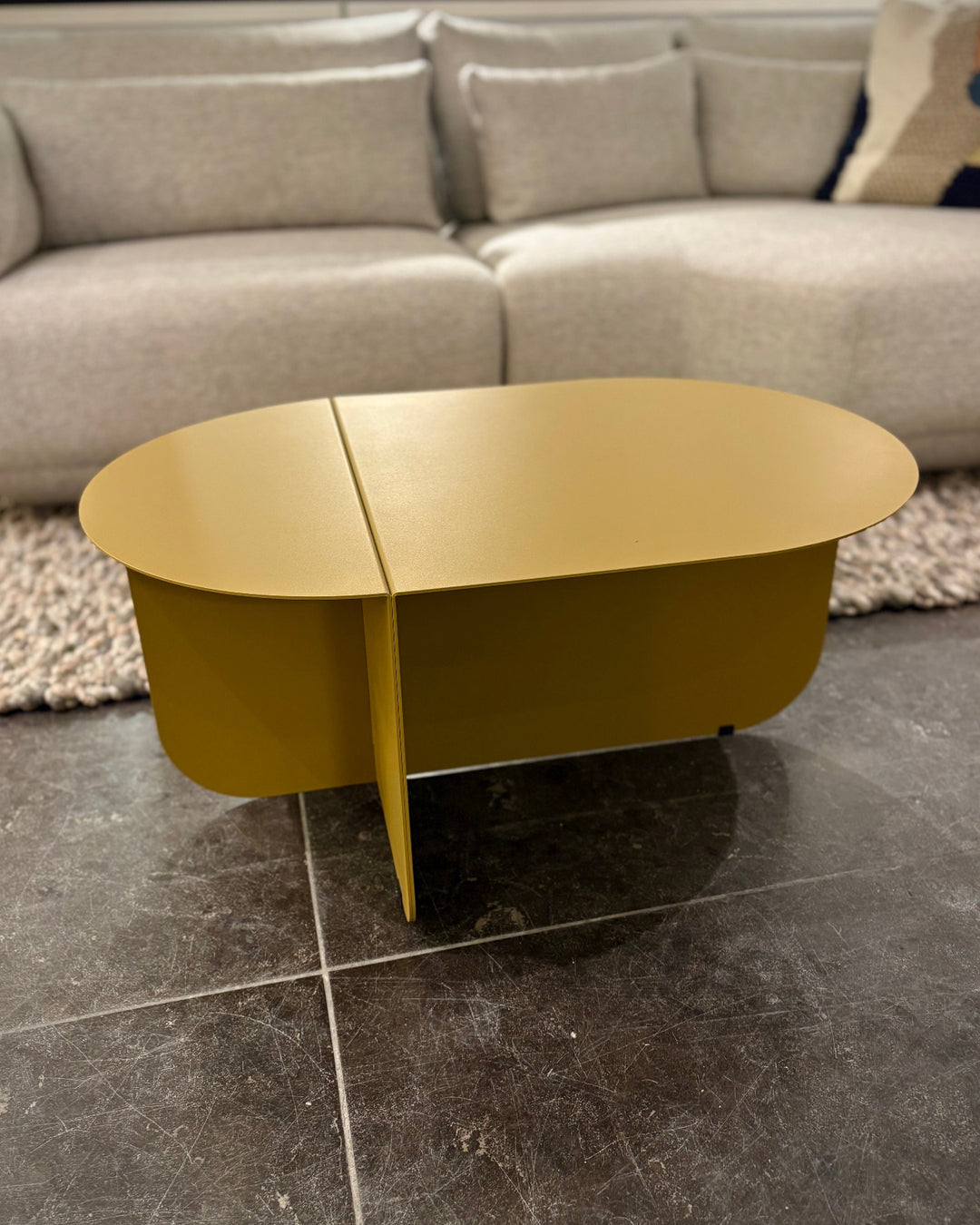 Bas Vellekoop Colour Table Oval