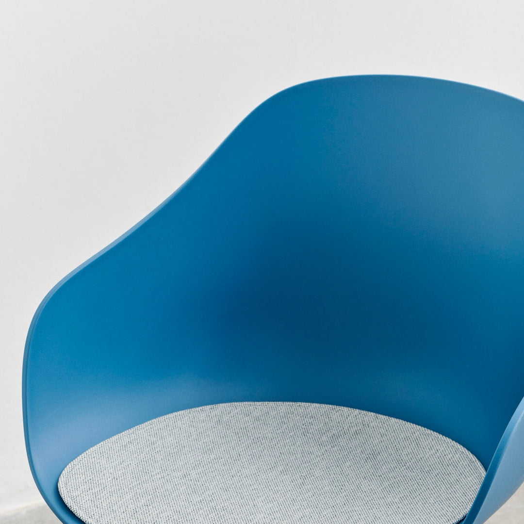 Hay About A Chair 220