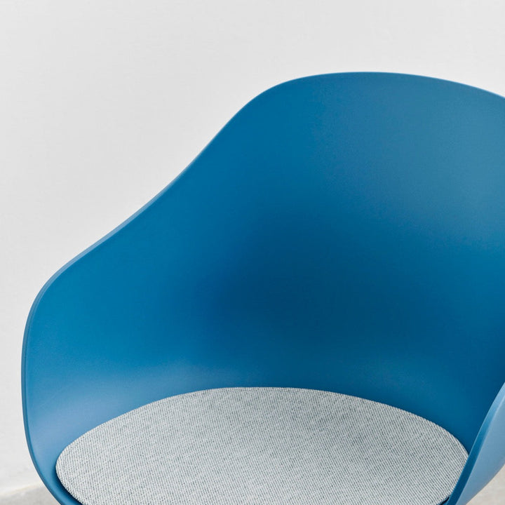 Hay About A Chair 220