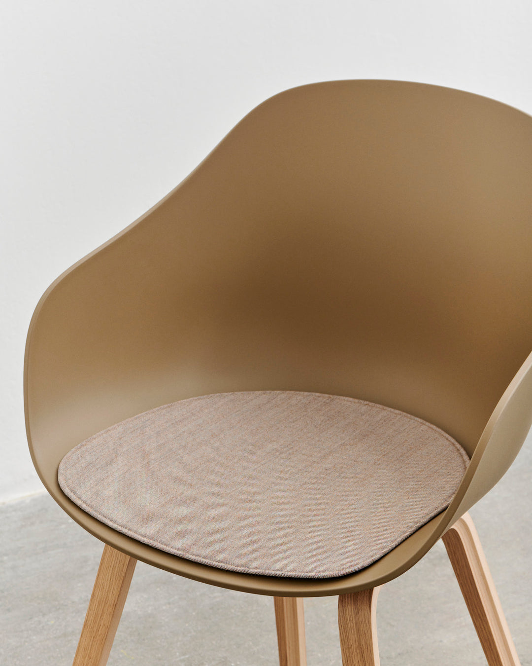 Hay About A Chair 222