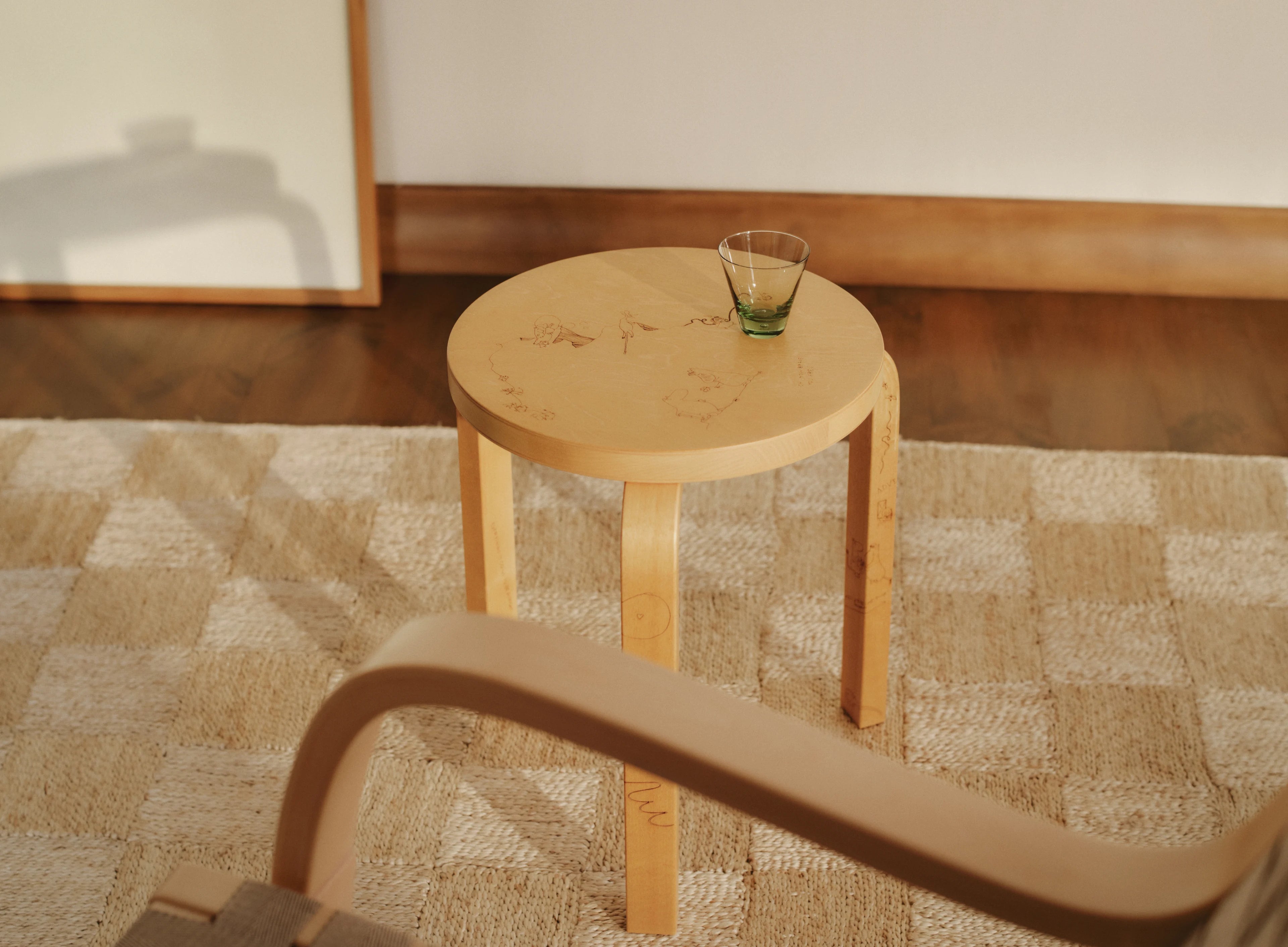 Artek Stool 60 Celebration x Moomin – De Klare Lijn Artek Stool 60 Celebration x Moomin – De Klare Lijn