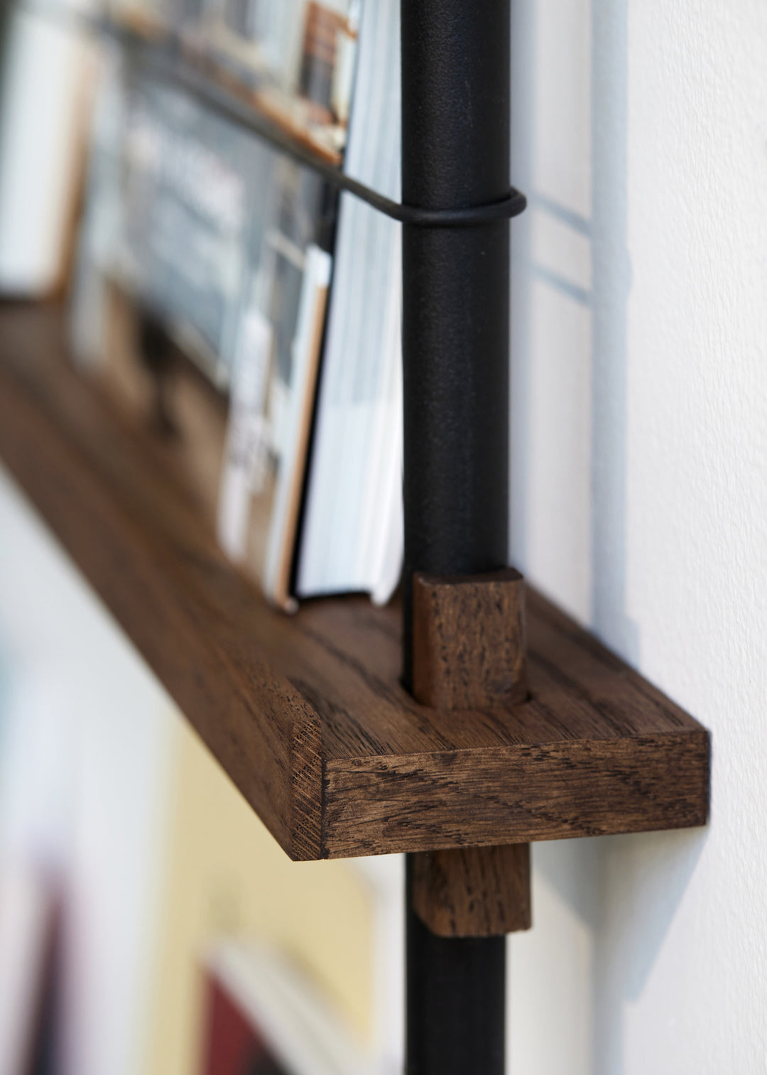 Moebe Magazine Shelving MS.180.1