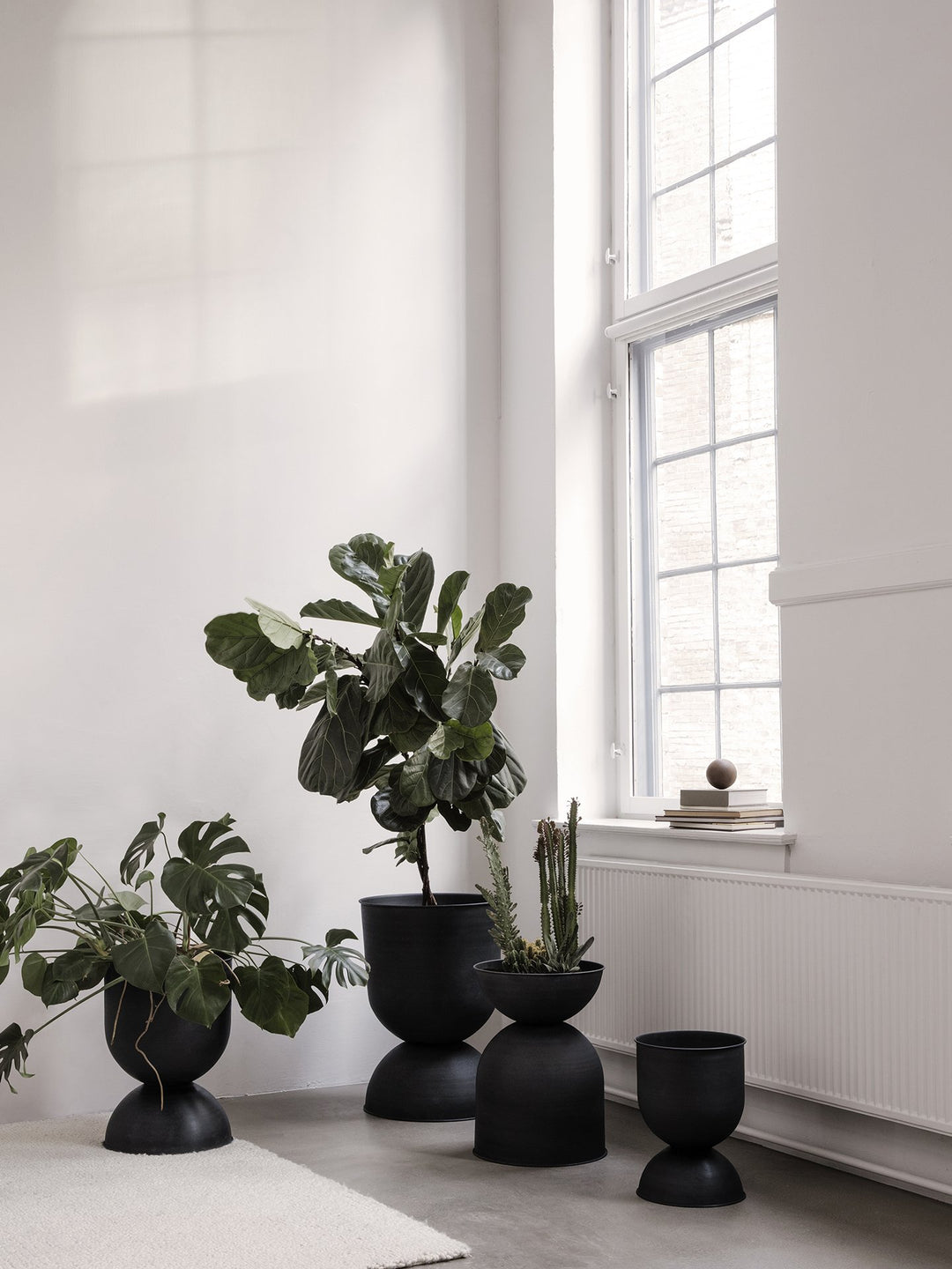 Ferm-Living-Hourglass-Pot
