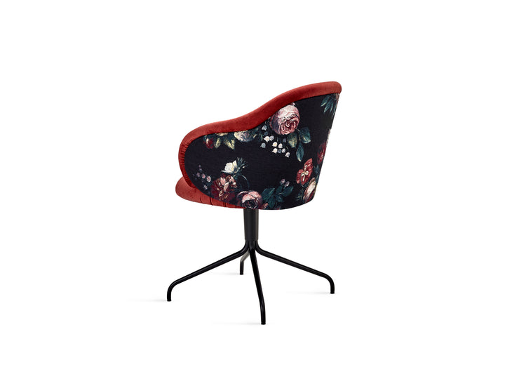 Freifrau Ona Curved Armchair