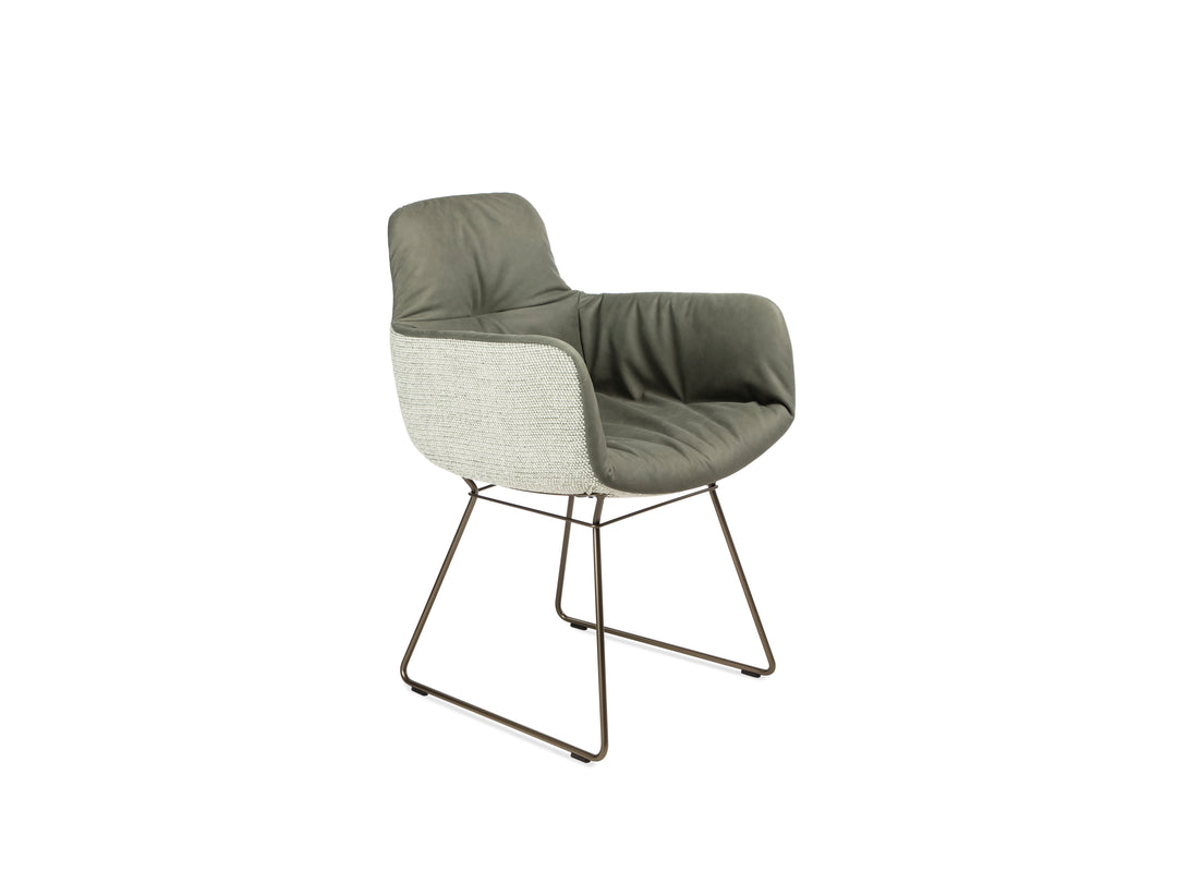 Freifrau Leya Armchair High