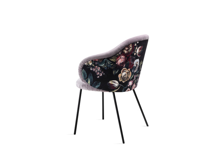 Freifrau Ona Curved Armchair