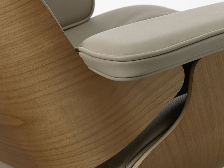 Vitra Eames Lounge Chair & Ottoman