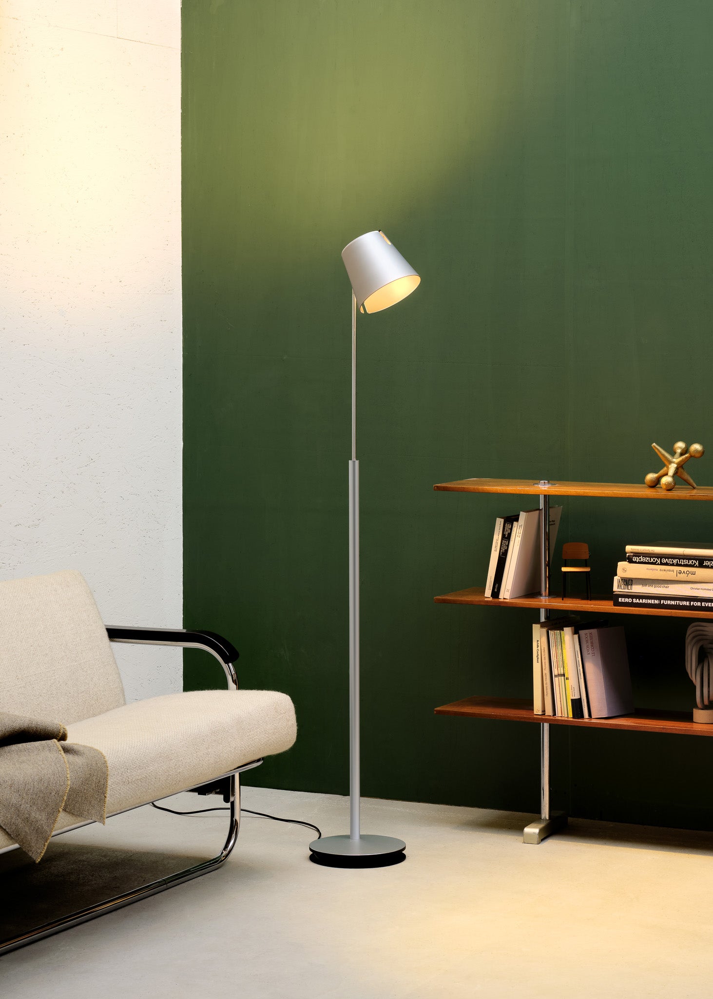 Baltensweiler FEZ vloerlamp – De Klare Lijn