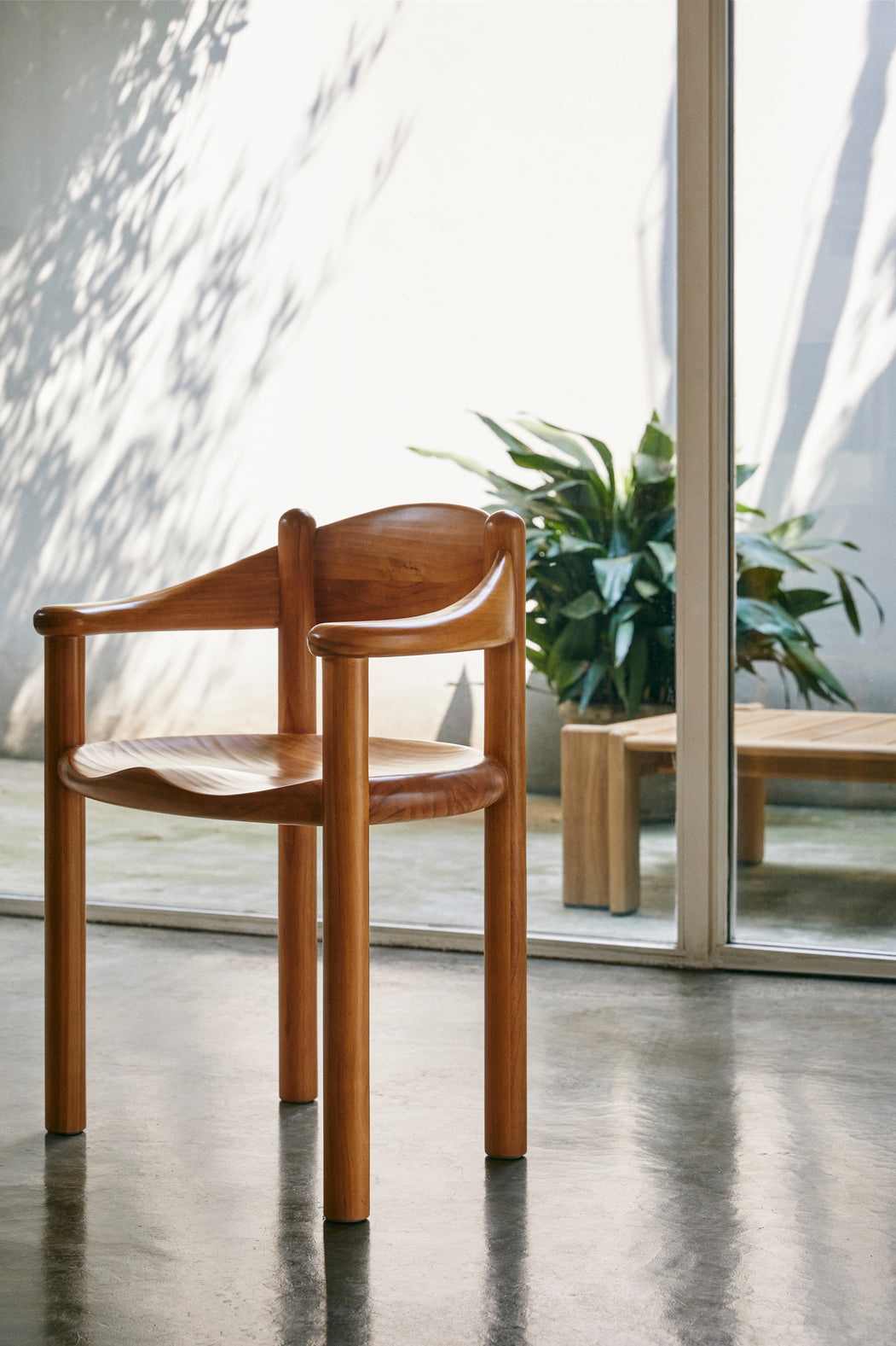 Gubi Daumiller Armchair – De Klare Lijn