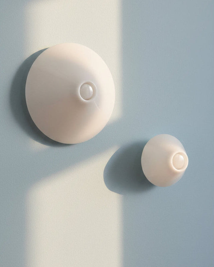 HAY wandlamp en plafondlamp van wit opaal glas kunststof