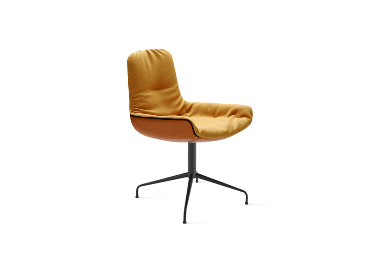 Freifrau Leya Armchair Low