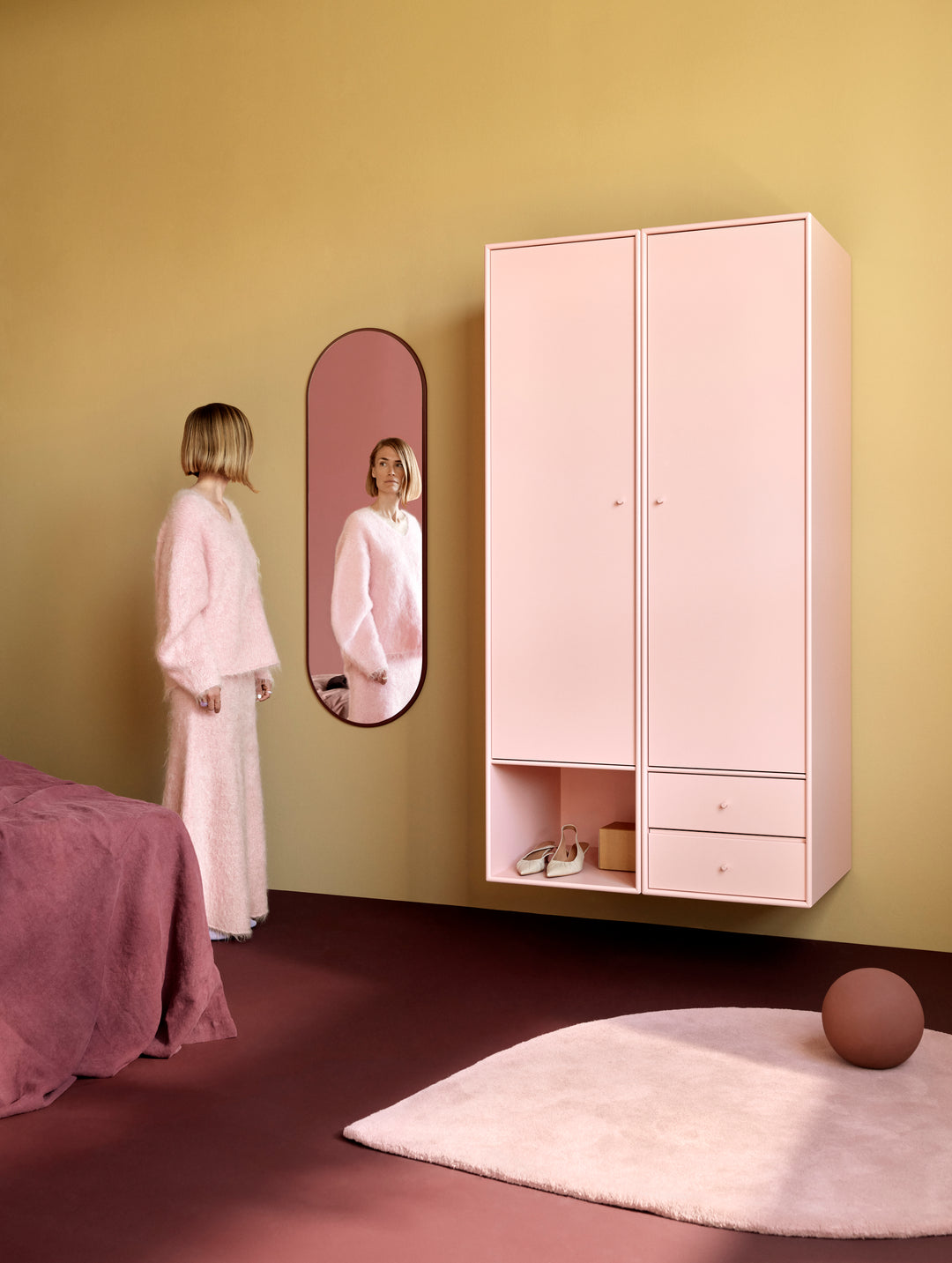 Montana Colour Frame Mirror FIGURE