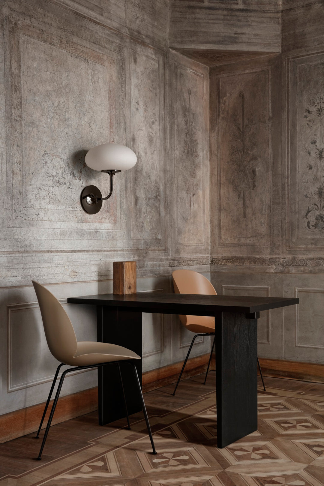 Gubi Private Desk