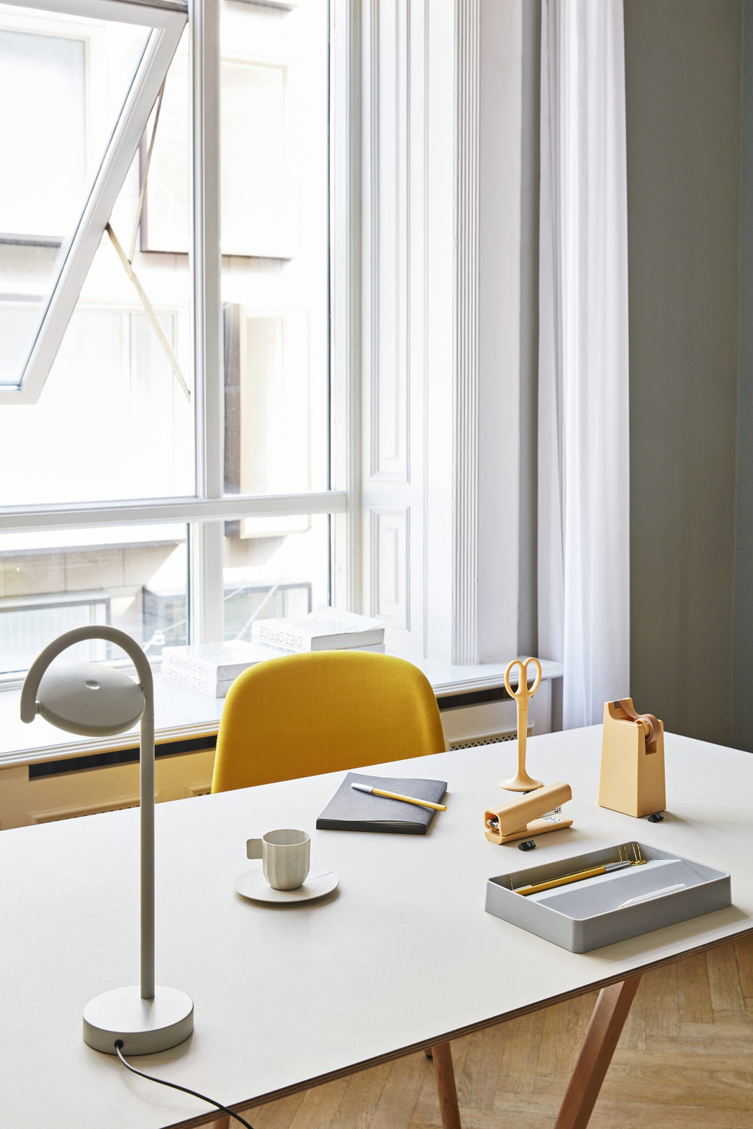 Hay-Marselis-Table-De-Klare-Lijn 